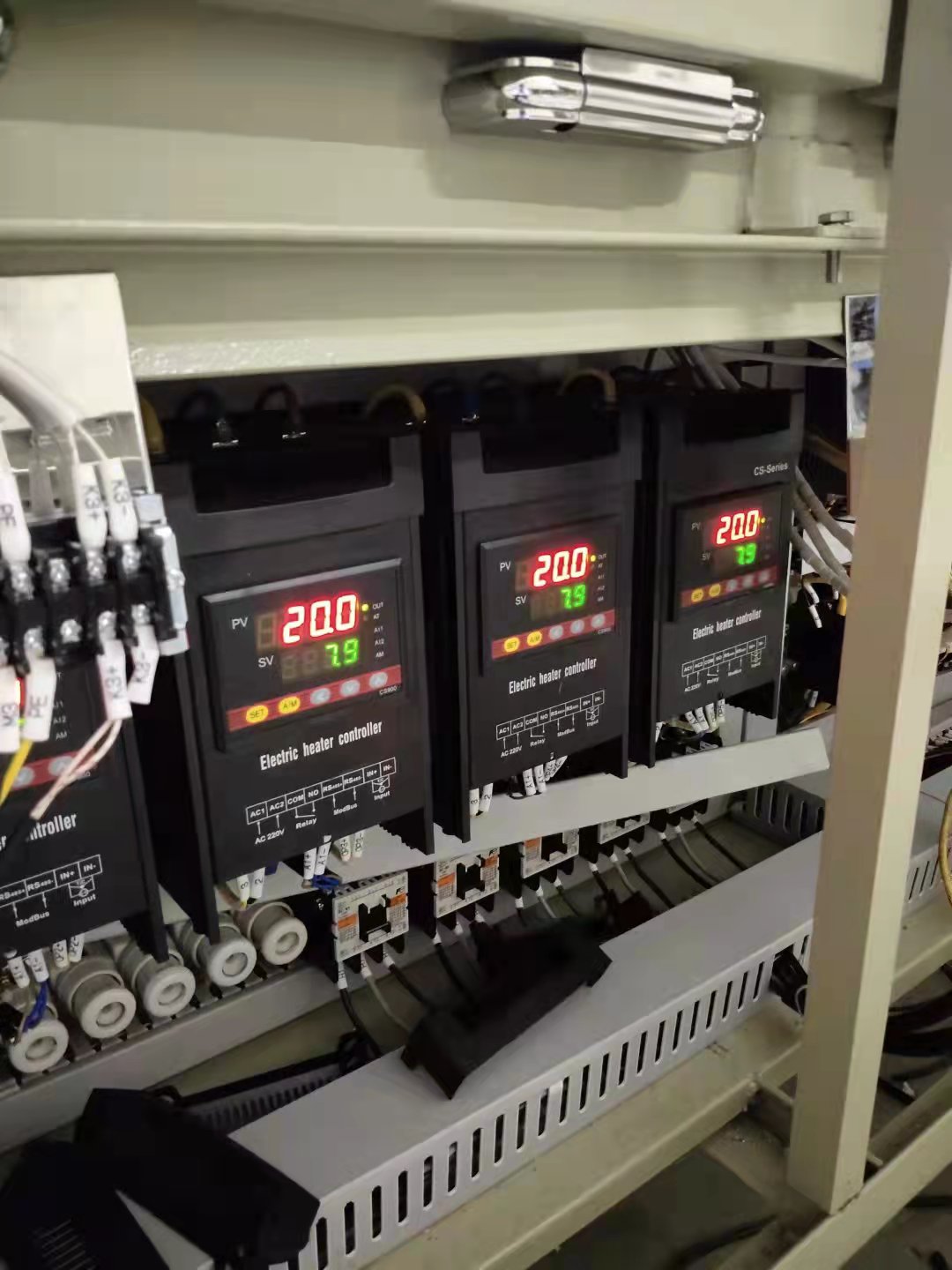 SCR調(diào)功器電力電子變流技術(shù)(圖1) SCR調(diào)功器電力電子變流技術(shù)(圖1)